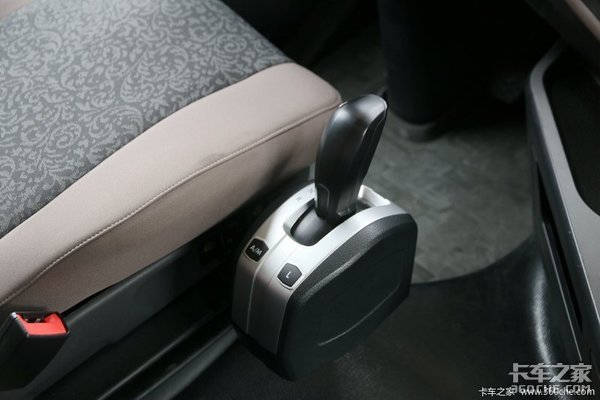 多拉快跑好选择？ 大运V9让运输更安心 看它表现如何