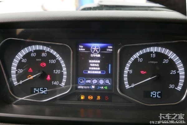 多拉快跑好选择？ 大运V9让运输更安心 看它表现如何