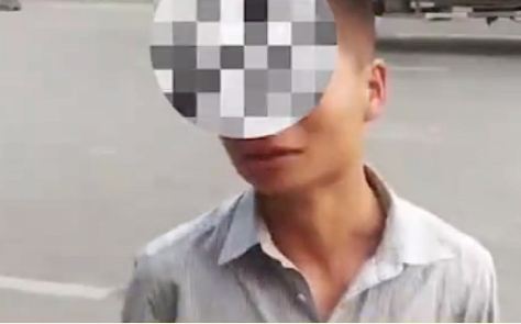 卡友遭男子强行修车：强烈拒绝后遭骂