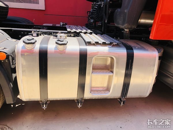 散户车主在路上的“家” 青汽生活舱