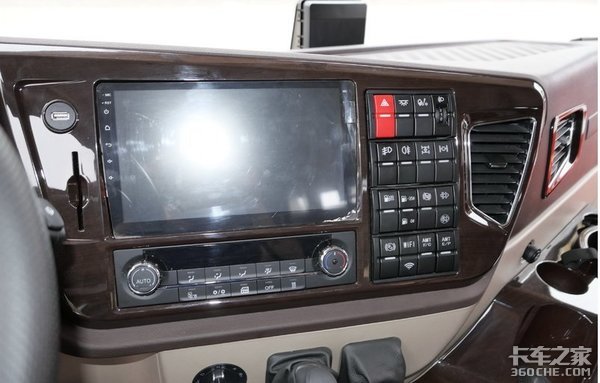 散户车主在路上的“家” 青汽生活舱