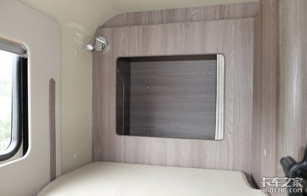 散户车主在路上的“家” 青汽生活舱