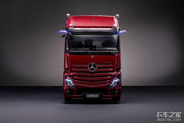 舒适、安全再升级 奔驰发布全新ACTROS-L系列车型