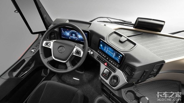 舒适安全再升级 奔驰发布全新ACTROS-L