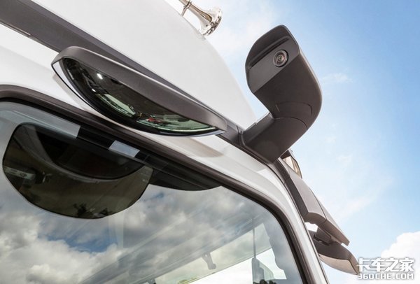 舒适、安全再升级 奔驰发布全新ACTROS-L系列车型