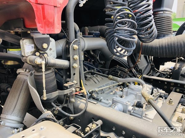 钢材运输怎么选车 国六400马力德龙新M3000咋样