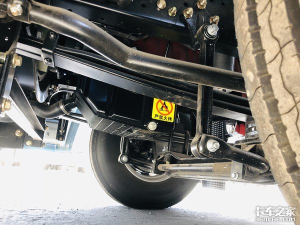 国六福康470动力 拓宽式卧铺很贴心 欧曼GTL配货很实用