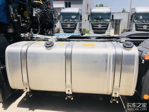 国六福康470动力 拓宽式卧铺很贴心 欧曼GTL配货很实用