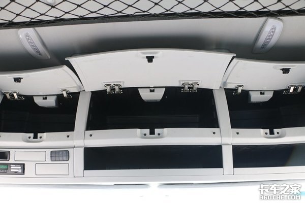 国六福康470动力 拓宽式卧铺很贴心 欧曼GTL配货很实用