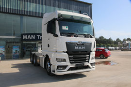 平地板驾驶室 怀挡首秀 售价80万的470马力德国雄狮 全新曼TGX来了！