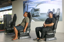 现场赠送一张座椅! 格拉默为何这样做?健康的身体才是本钱