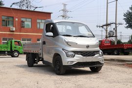 自重1吨出头 122马力 体型小超灵活 农村家用赶集卖货 不妨考虑飞碟Q3