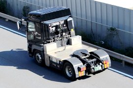 再也不用担心传动轴搅管线了 因为我有全覆盖工作台