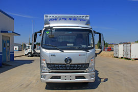 配WP2.5+AMT 多项举措为应对新政？ 陕汽K5000轻卡亮相工信部