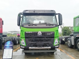 潍柴动力+12挡变速箱 豪沃V7-X自卸车上市 32.68万起售