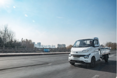 �����Լ۱�֮���ɵ�Qϵ��Ϯ��������