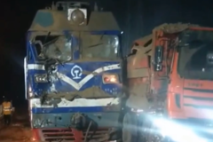 �����ײ��ɽ��һ������ǿ�д��𳵵�