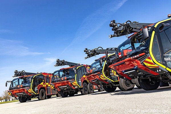 沃尔沃700马力发动机! 卢森宝亚机场消防车 居然还有热成像系统