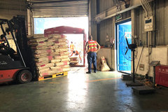 С�����У�����˾����������н����·ƭ