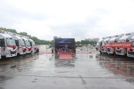 交车20台 昆山鑫马东风柳汽乘龙轻卡冷藏车成功交付