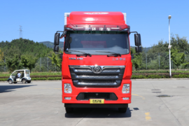 三环出国六载货新车 昊龙T5 8x2搭载玉柴+法士特 还有提升桥