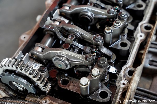 卡车晚报：为省100元 竟然造成发动机重伤！