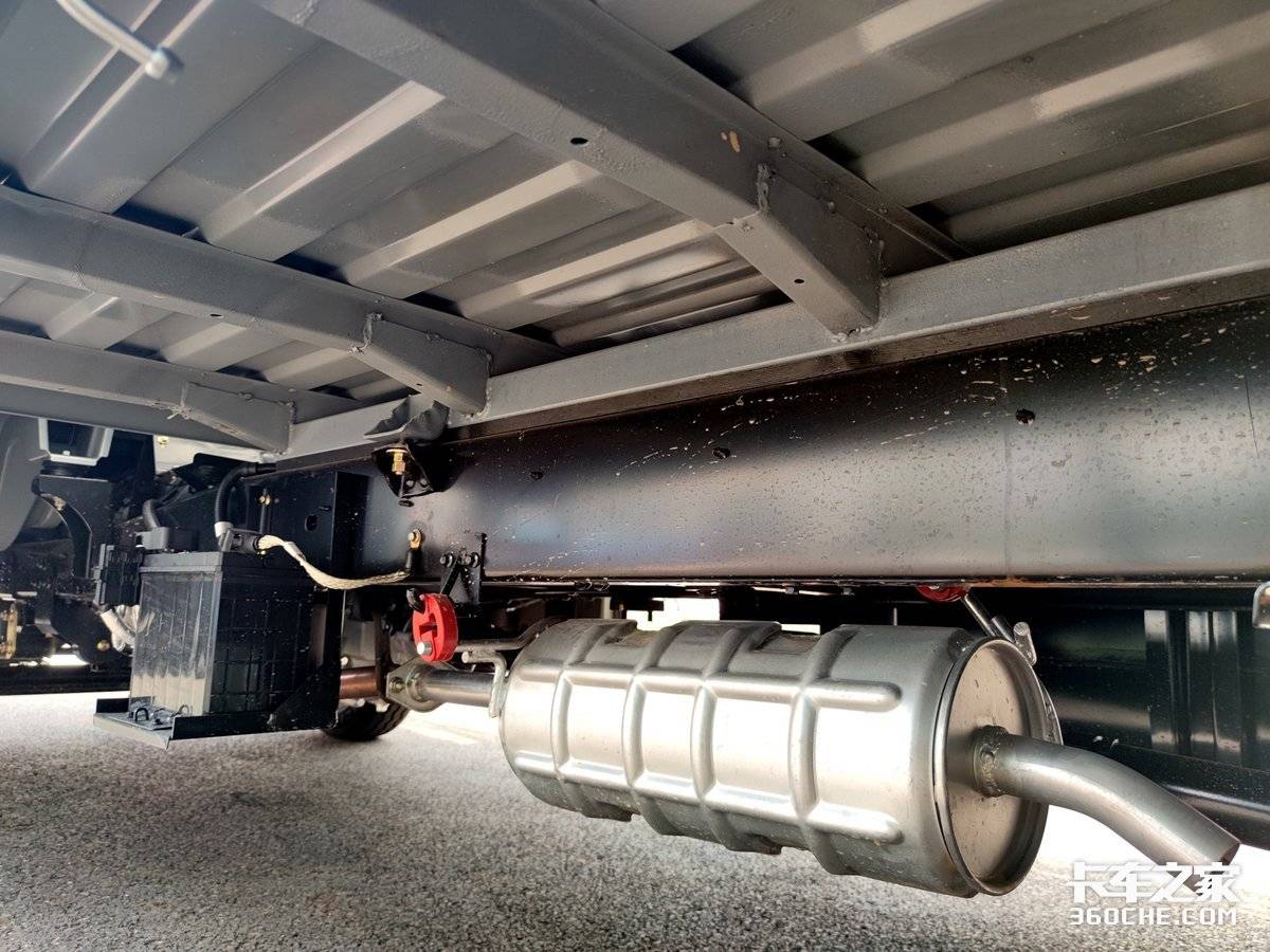 5.6万起配轻卡大梁 全新长安神骐T30广州上市!