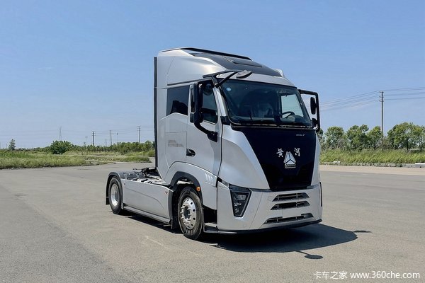 卡车晚报：太疯狂！重汽多款牵引车现身