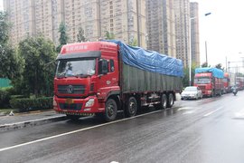 四年跑了42万多公里 卡友:收入上万还不如装卸工 改行吧