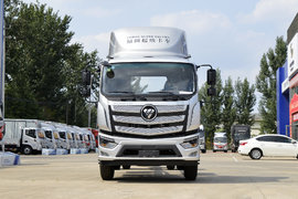 底盘自重5吨 比现款足足大了20马力 欧航R系列6米8中卡内饰太年轻