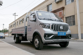 双后轮配轻卡大梁 还有1米7宽货箱 全新神骐T30或成轻卡代替者！