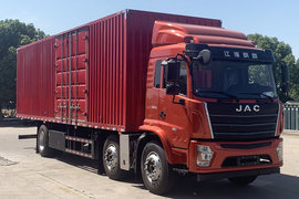 全新设计 6米8市场再入新秀 三轴车可装17吨 江淮再出新车 名字叫麒麟