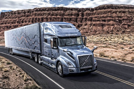 沃尔沃也有长头车? 600马力北美王者VNL 卧铺能轻松睡三个人