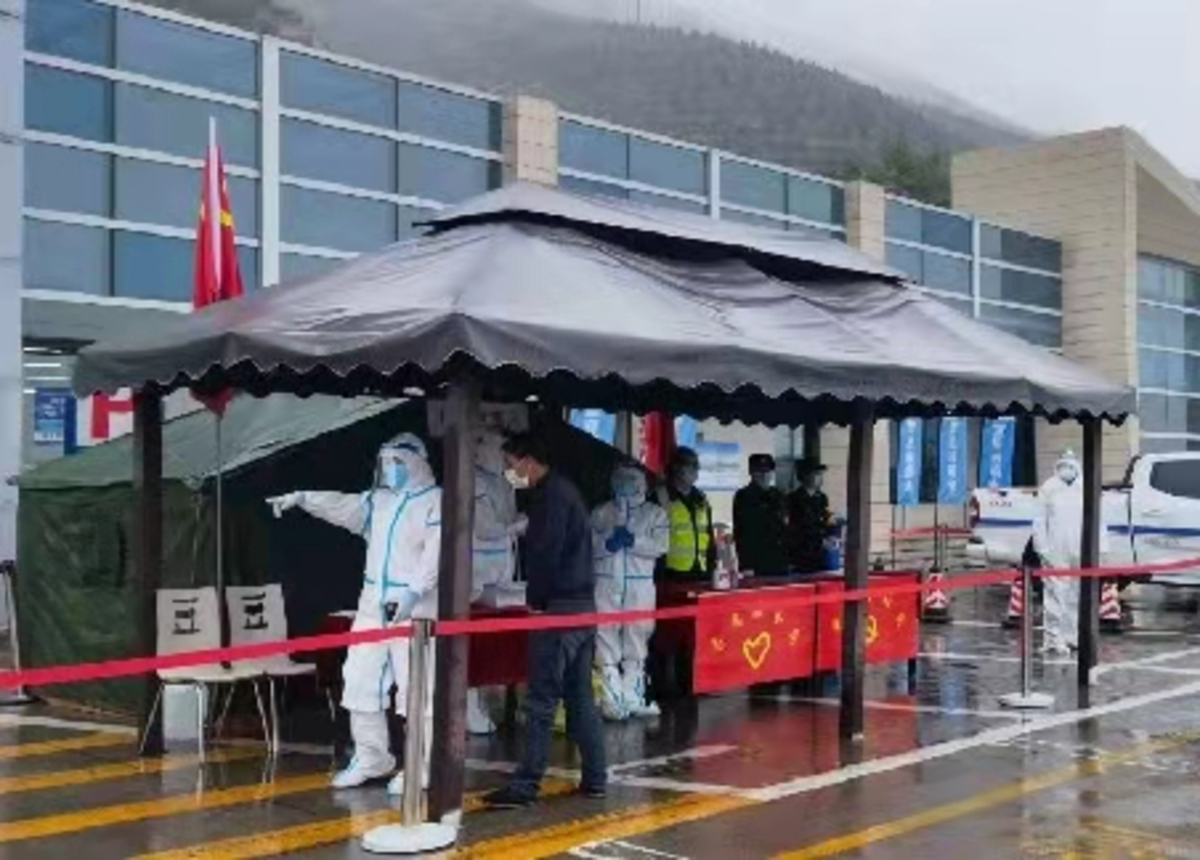 卡友免费!甘肃高速设置流动核酸检测点