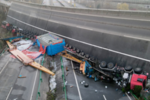 黄石高架桥事故涉事方负责人：货车想走路中间 被施工方赶到路侧