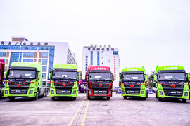 陕汽德龙X5000全场景体验市集暨国六自动挡牵引车交车仪式圆满落幕