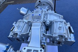 水冷双电机最大输出5.6万牛米！ 重汽这几款新能源车桥有何亮点？