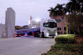 第一次冬天跑新疆 陕汽X6000卡友：出车前要自检