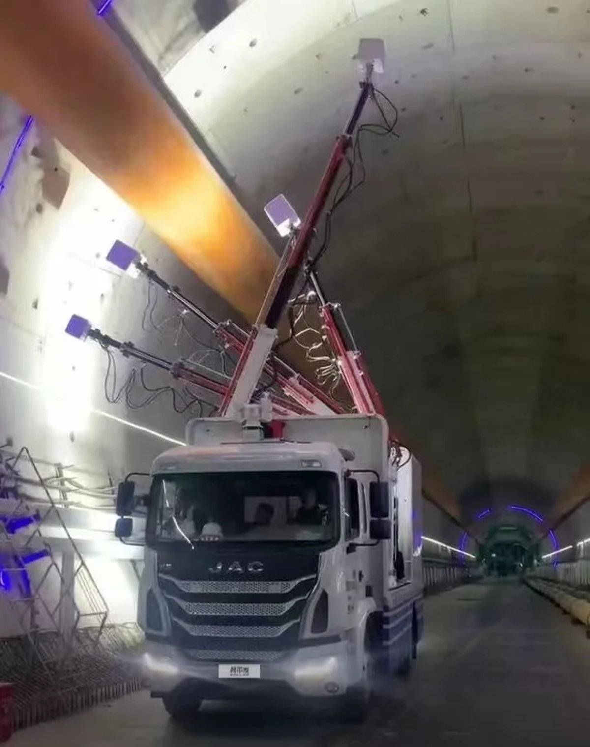 看产品丨基建再添新助力 格尔发隧道综合检测车下线！