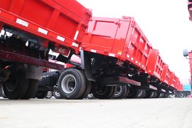 未来蓝牌自卸会是什么样？ 轮胎前小后大！825后单胎亮相公告