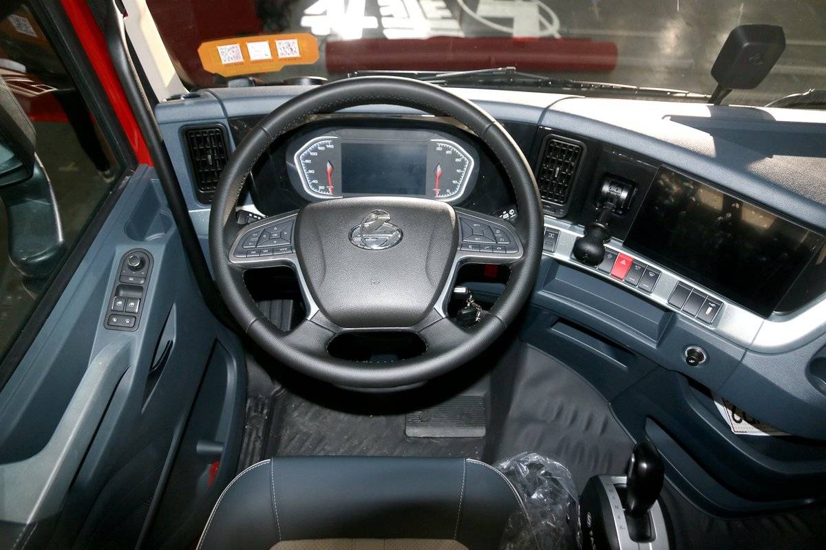换装2022款升级驾驶室！乘龙H7智享版颜值和舒适都在线