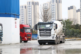 一举交付批量红岩搅拌车！ 为何用户对玉柴K08情有独钟？