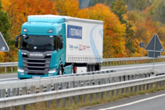 ˹���֡���˭��ǿ��