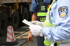 又一地实施“一超四罚” 驾驶员最高罚款2000元 吊销从业资格证