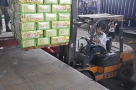 一不小心赔好几万 装卸货一定要多个心眼 核对货单做好捆扎