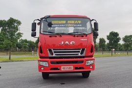 轻卡企业进军中卡车型市场 这些车型会替代蓝牌轻卡嘛?