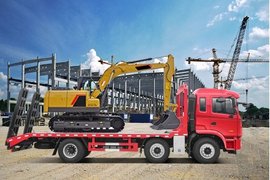 基建加速度 运输首选格尔发挖掘机运输车！