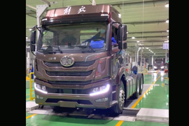 大灯、轮胎、刹车、四轮定位 新车下线竟然还有检测这么多？