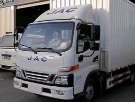 尹老板：买江淮新能源轻卡，无论油价多高，对我都没有丝毫影响