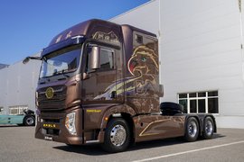 生活舱车型大盘点 从"二层阁楼"到"科技房车" 你喜欢谁？